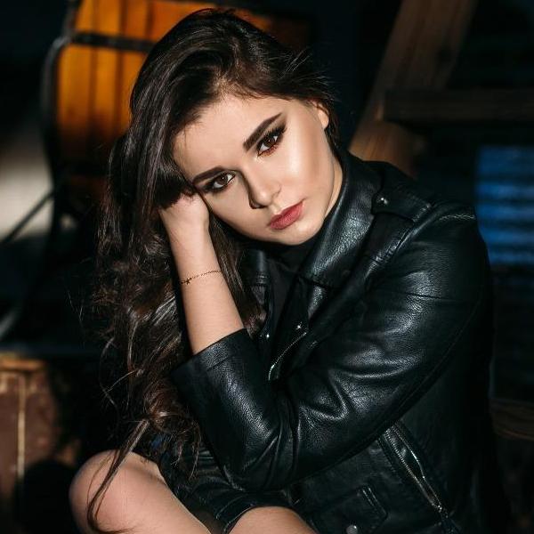 Elena  Reynolds